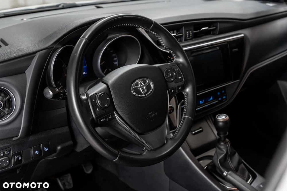 Toyota Auris 1.4 D-4D Premium - 23
