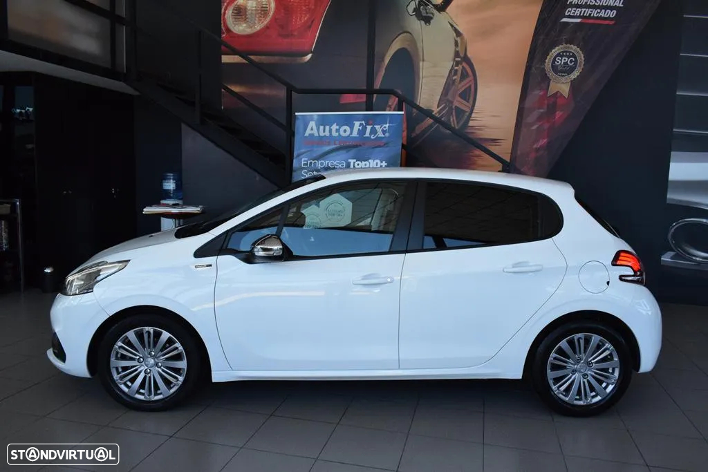 Peugeot 208 1.2 PureTech Signature - 3