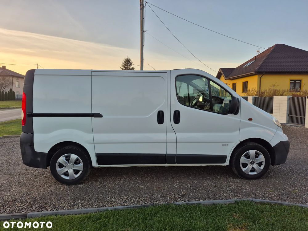 Opel Vivaro - 19