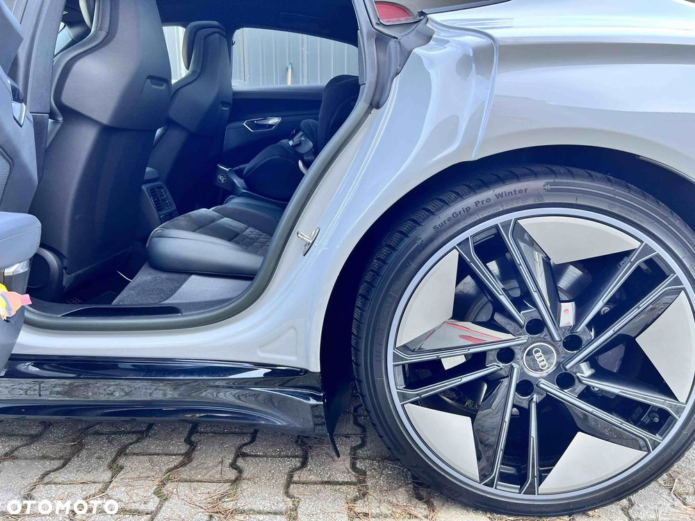 Audi e-tron ver-60-93kwh-quattro - 18