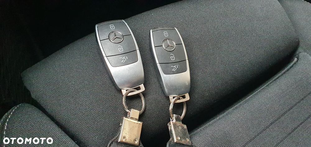 Mercedes-Benz GLC - 24