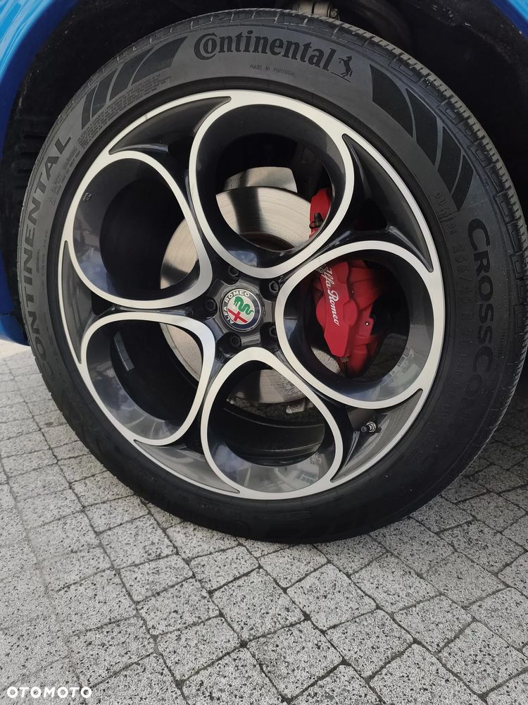 Alfa Romeo Stelvio 2.0 Turbo 16V AT8-Q4 Veloce Ti - 7