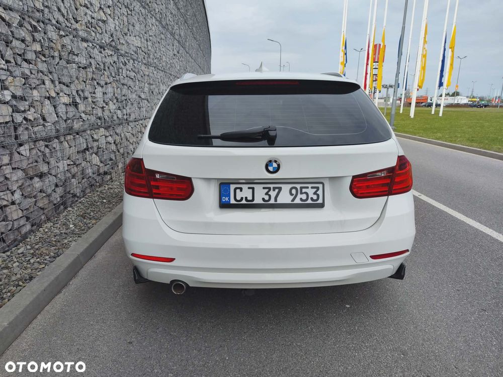 BMW Seria 3 318d Blue Performance Sport Line - 14