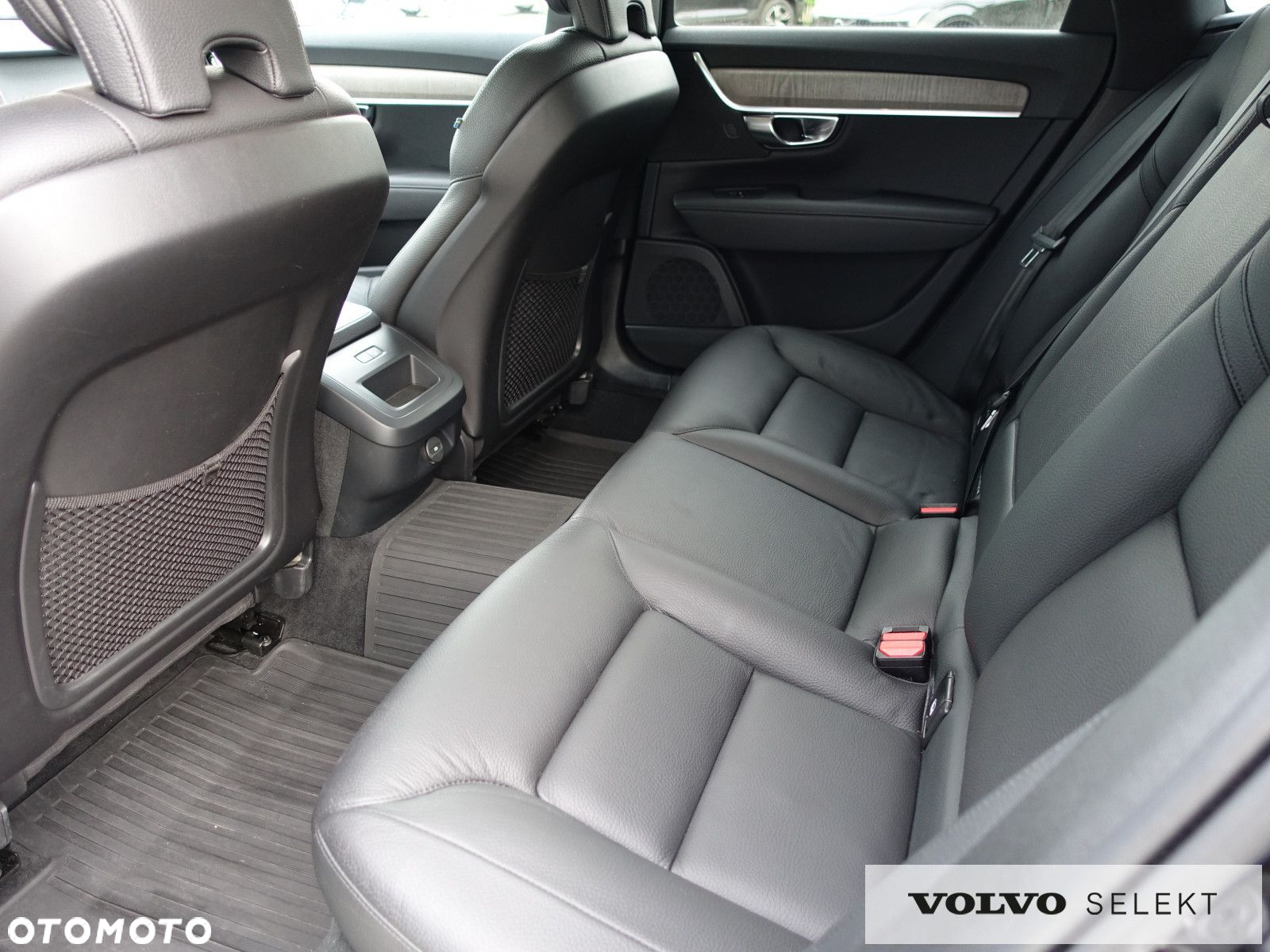 Volvo V90 Cross Country - 18
