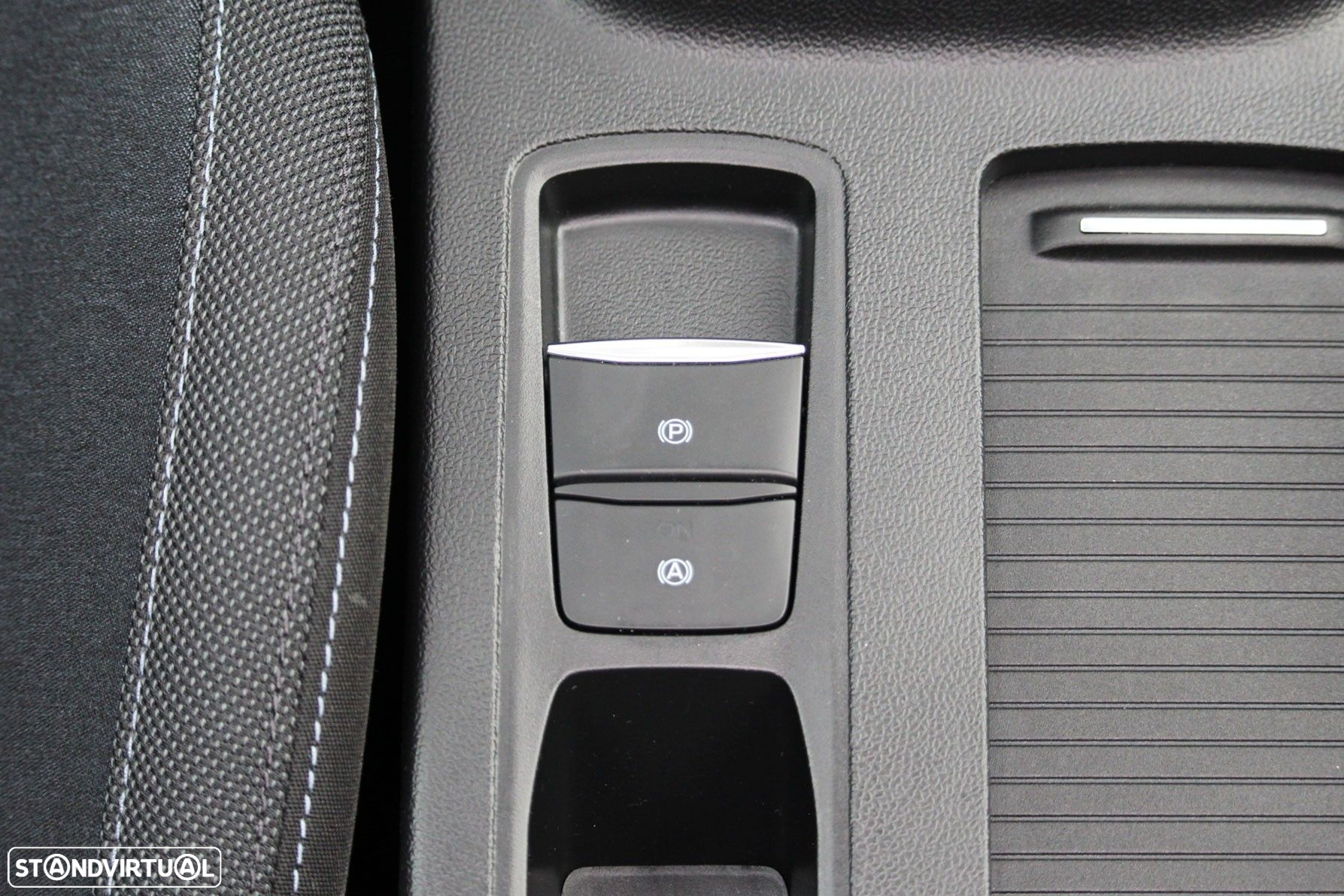 Ford Focus SW 1.0 EcoBoost MHEV Active X - 28