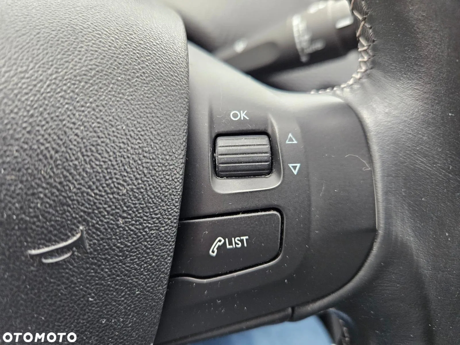 Peugeot 2008 1.6 e-HDi Allure S&S - 14
