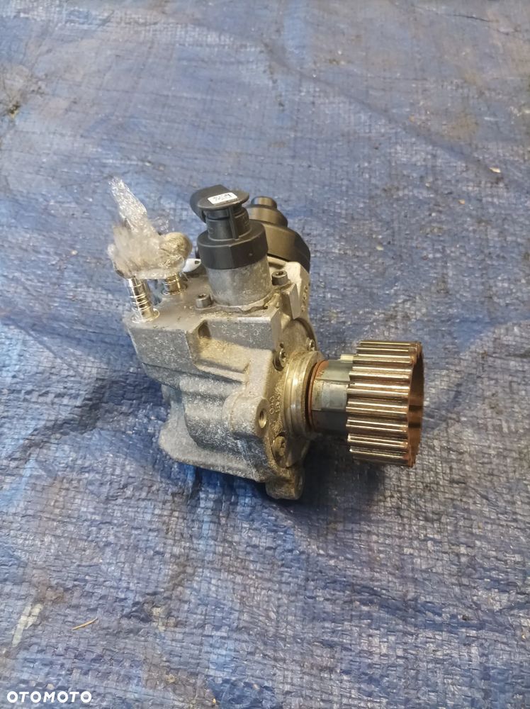 VW Skoda Audi pompa wtryskowa 2,0 TDI 04L130755E - 1