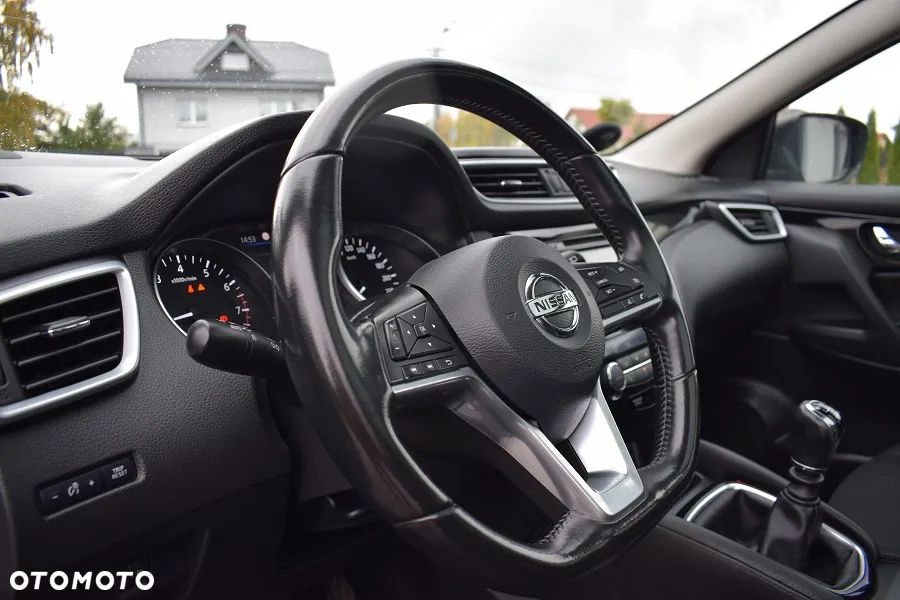 Nissan Qashqai 1.3 DIG-T TEKNA - 25