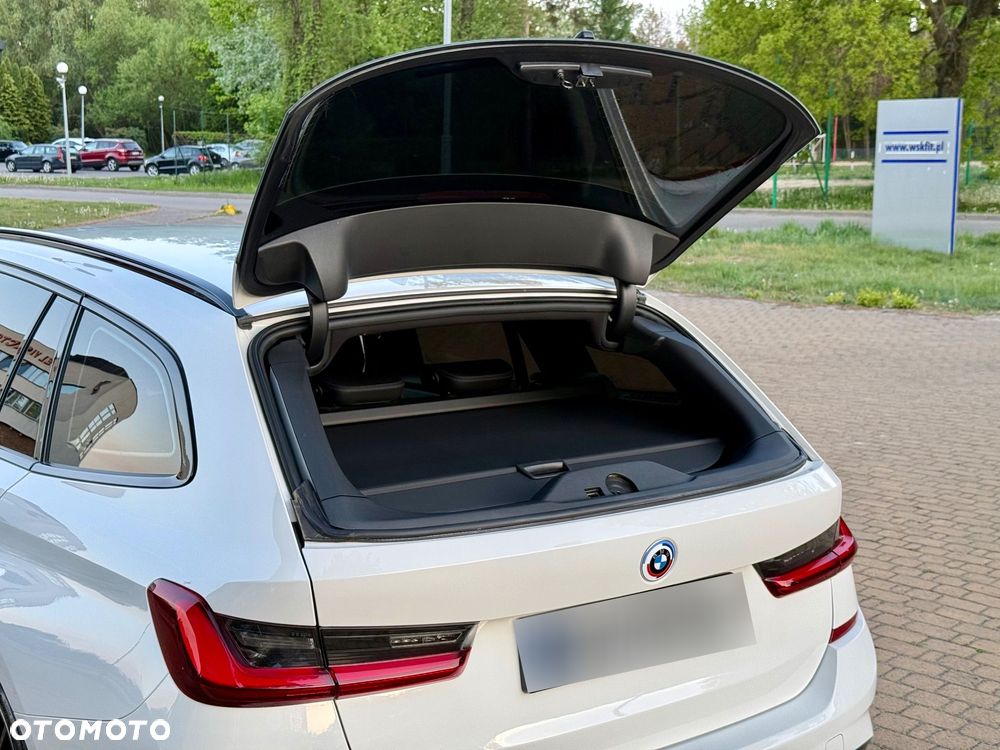 BMW Seria 3 330i M Sport sport - 14
