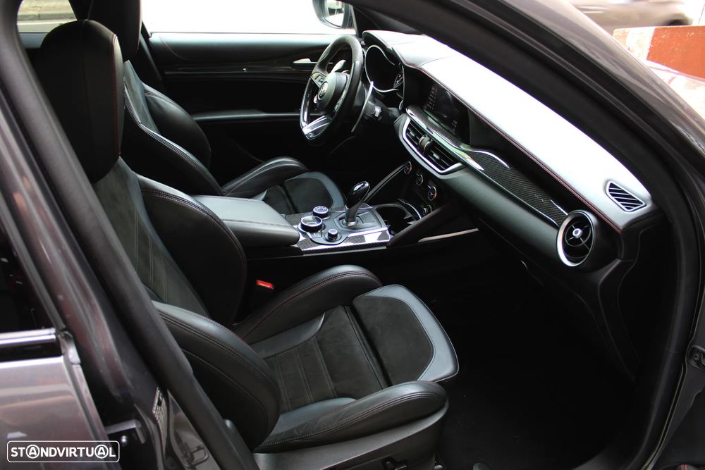 Alfa Romeo Stelvio V6 2.9 Bi-Turbo AT8-Q4 Quadrifoglio - 30