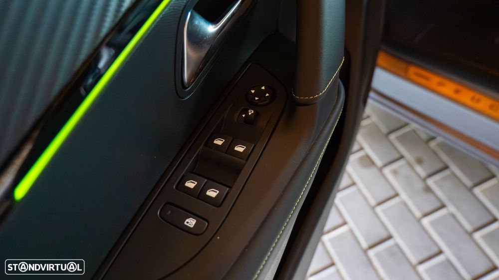 Peugeot 2008 1.2 PureTech GT - 12