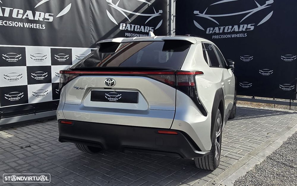 Toyota bZ4X Lounge - 16