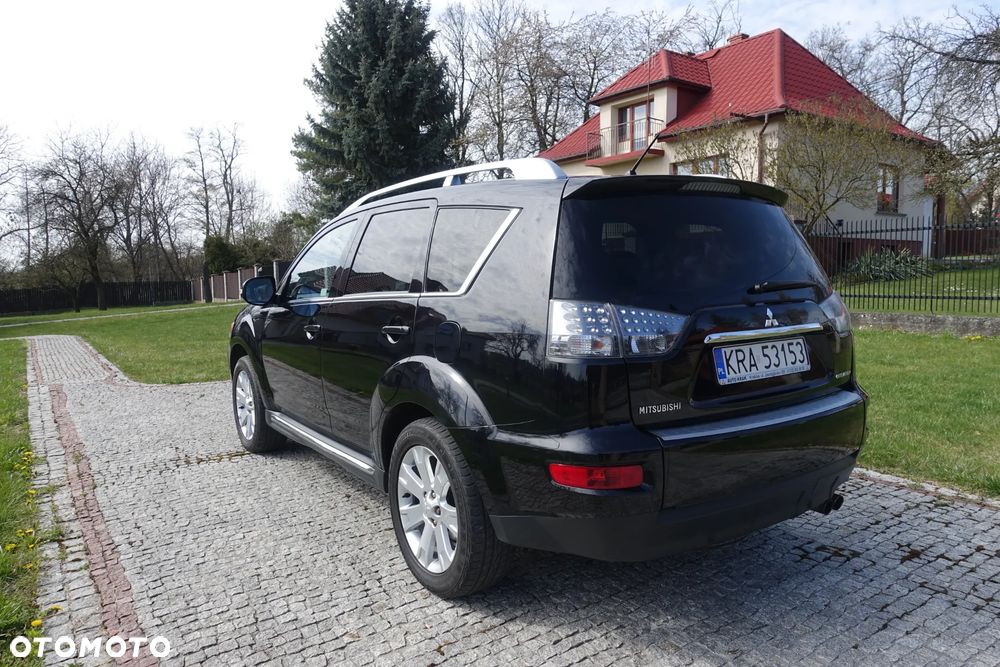 Mitsubishi Outlander 2.0 DID Intense + - 6