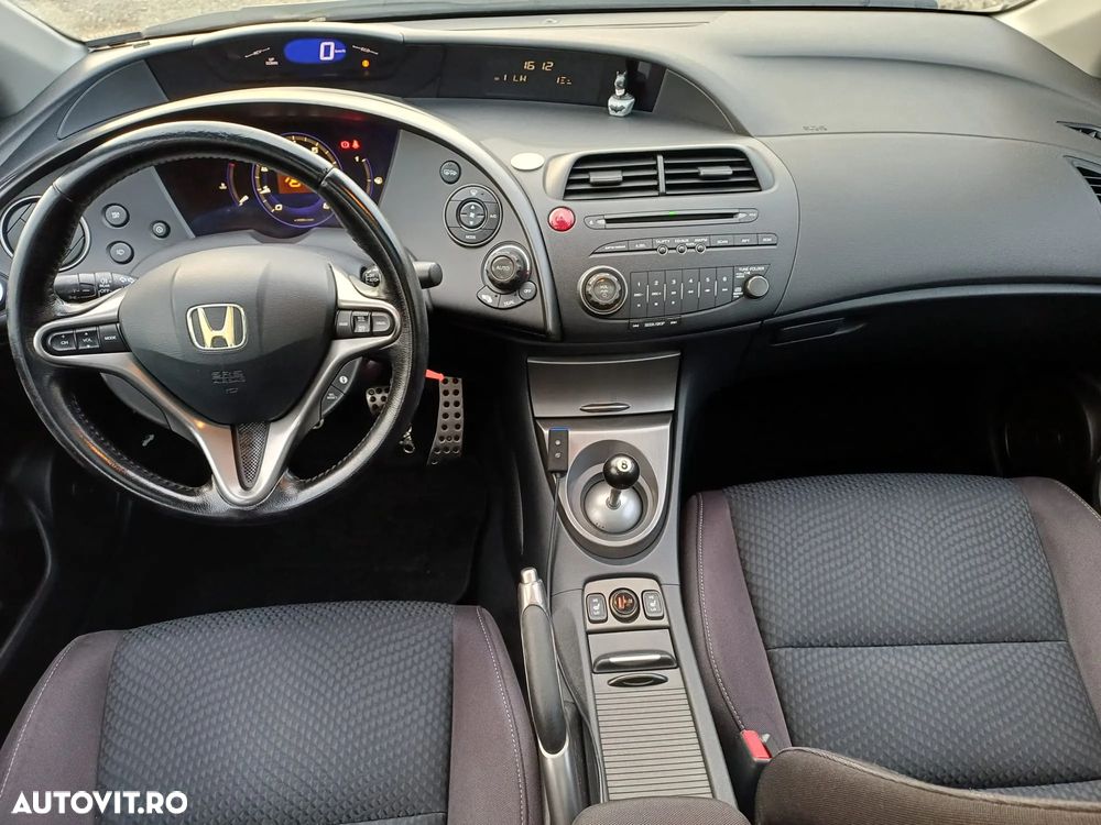 Honda Civic 1.8 SOHC i-VTEC MT Executive - 12