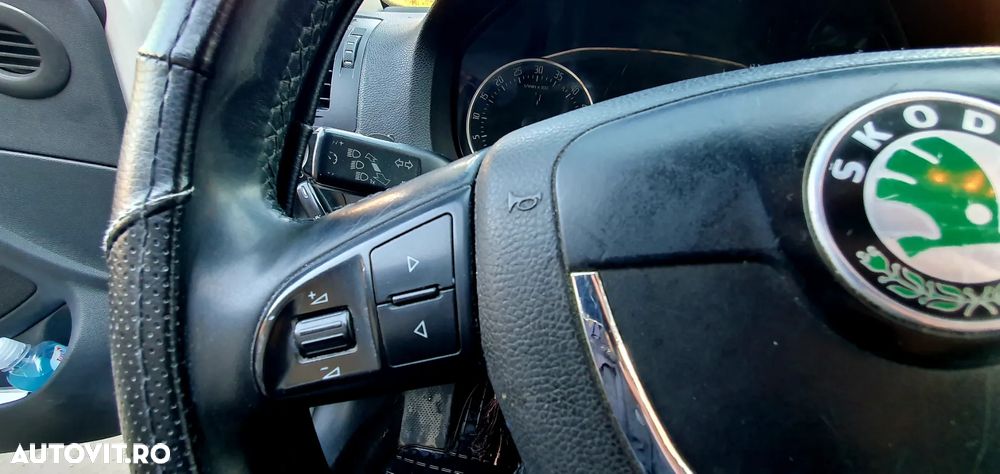 Skoda Octavia 1.6 TDI DPF Ambiente - 10