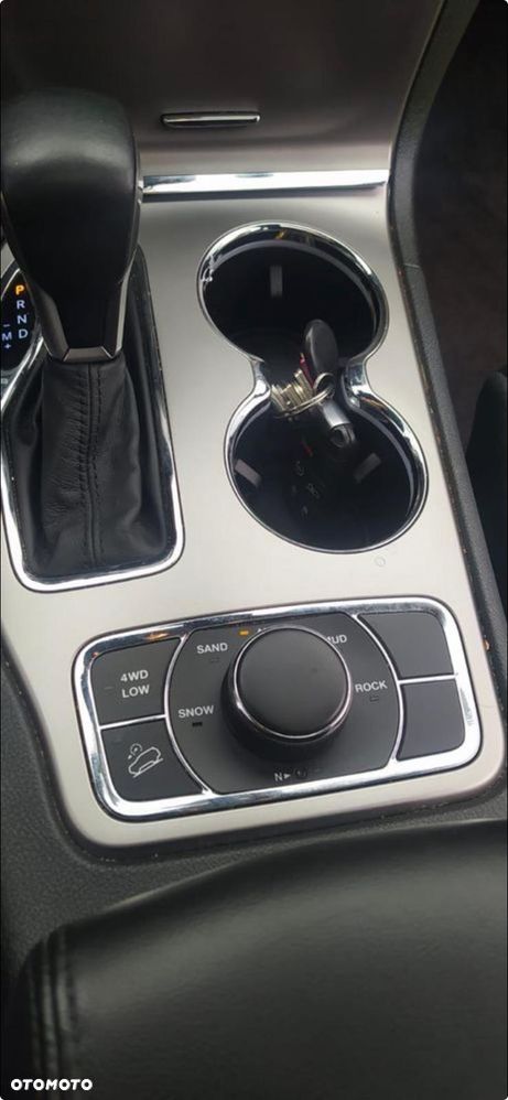 Jeep Grand Cherokee - 19