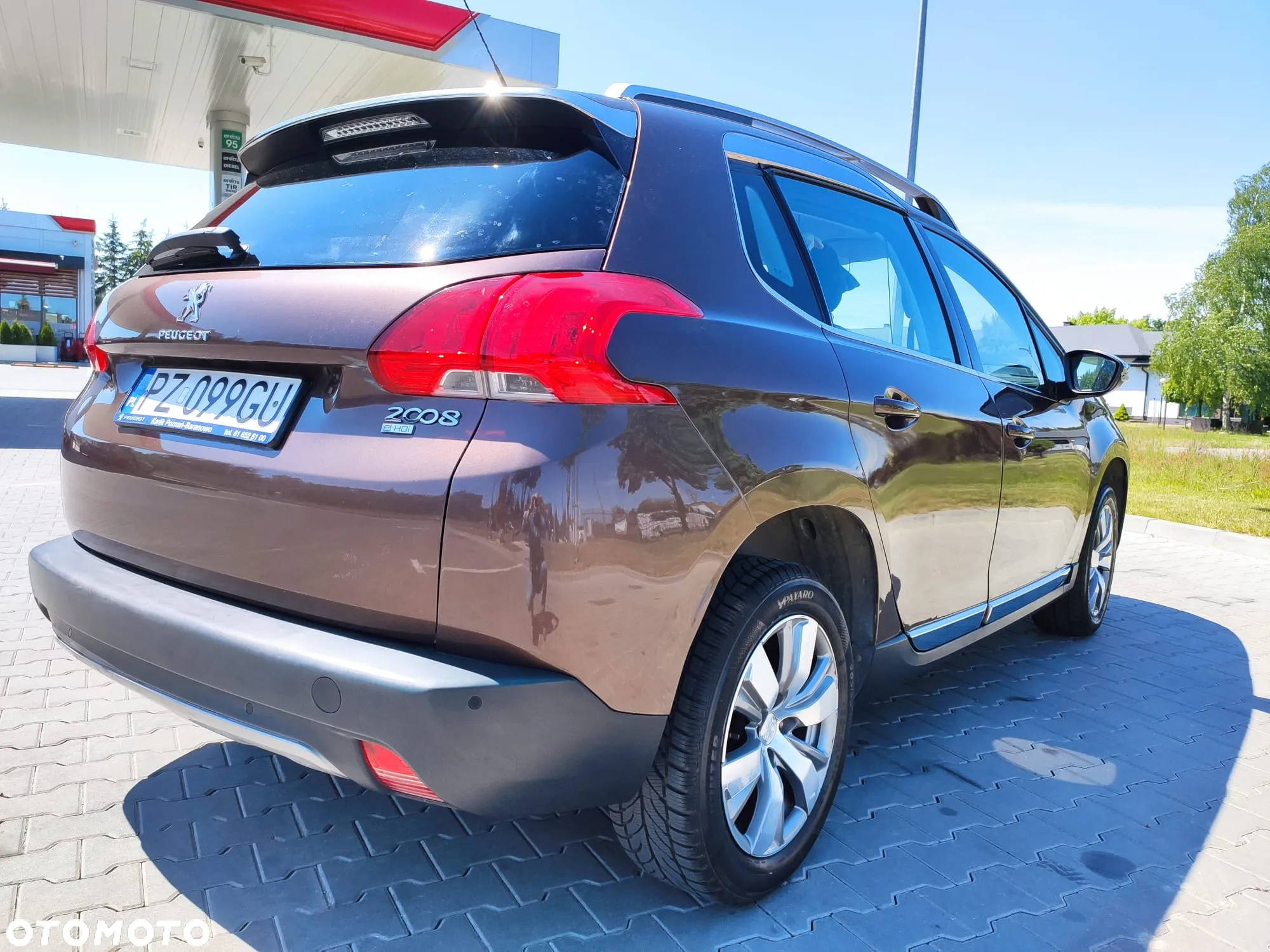Peugeot 2008 1.6 e-HDi Allure S&S - 4