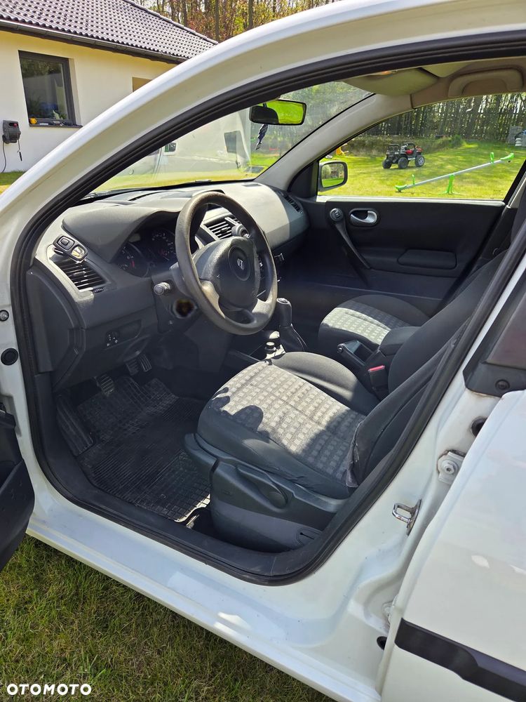 Renault Megane 1.6 16V Authentique - 9