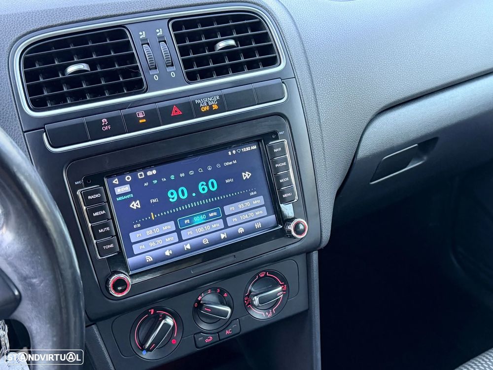 VW Polo 1.6 TDI Confortline BlueMotion - 12