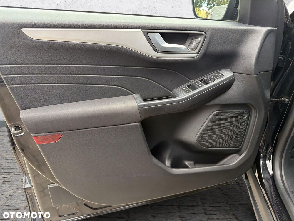 Ford Kuga - 12