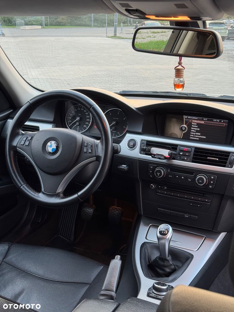 BMW Seria 3 318d Luxury Line - 14