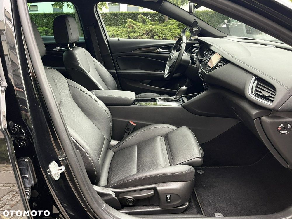 Opel Insignia - 32