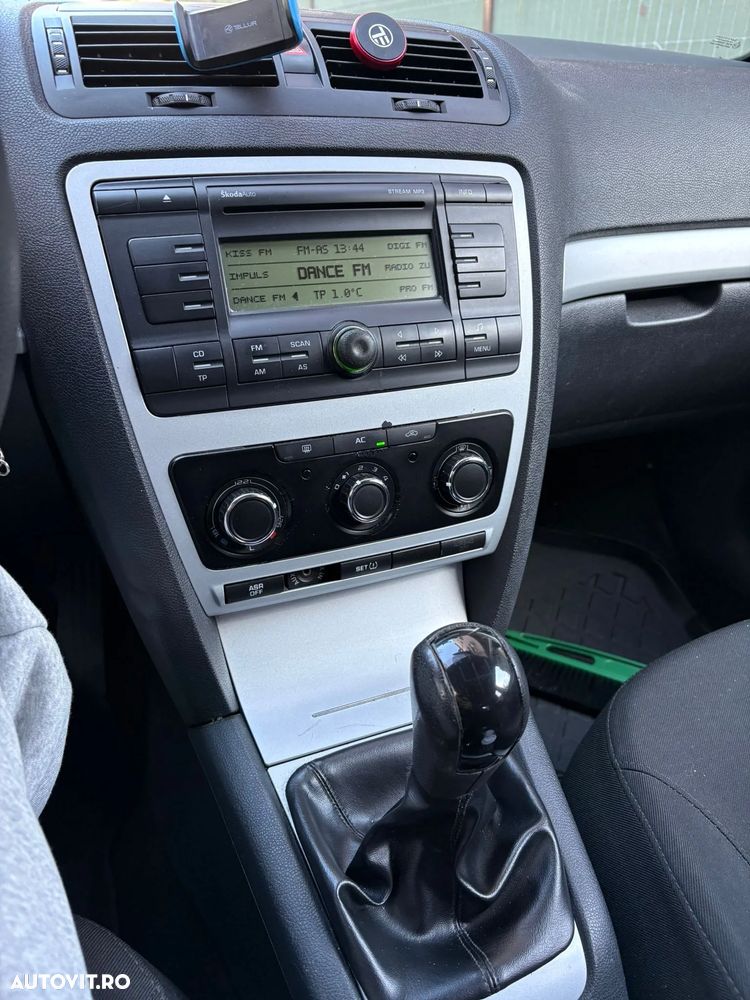 Skoda Octavia 1.6 TDI DPF Ambition - 25