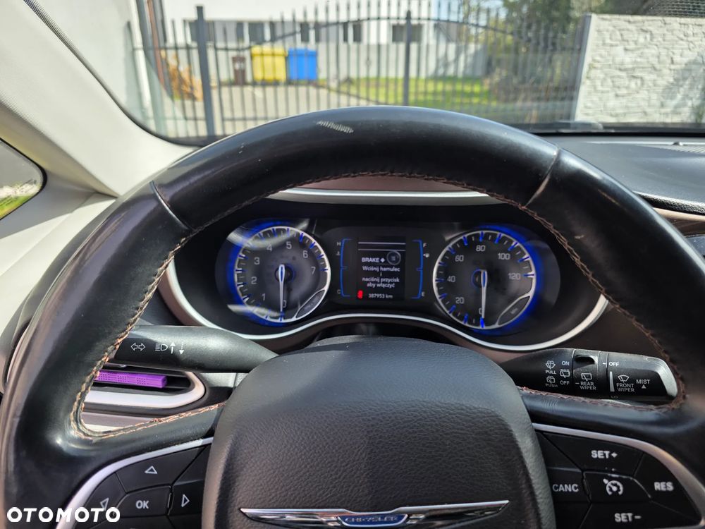 Chrysler Pacifica - 10