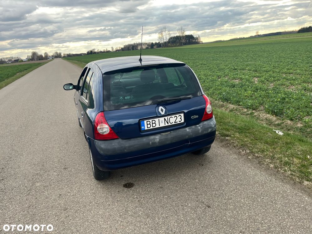 Renault Clio - 26