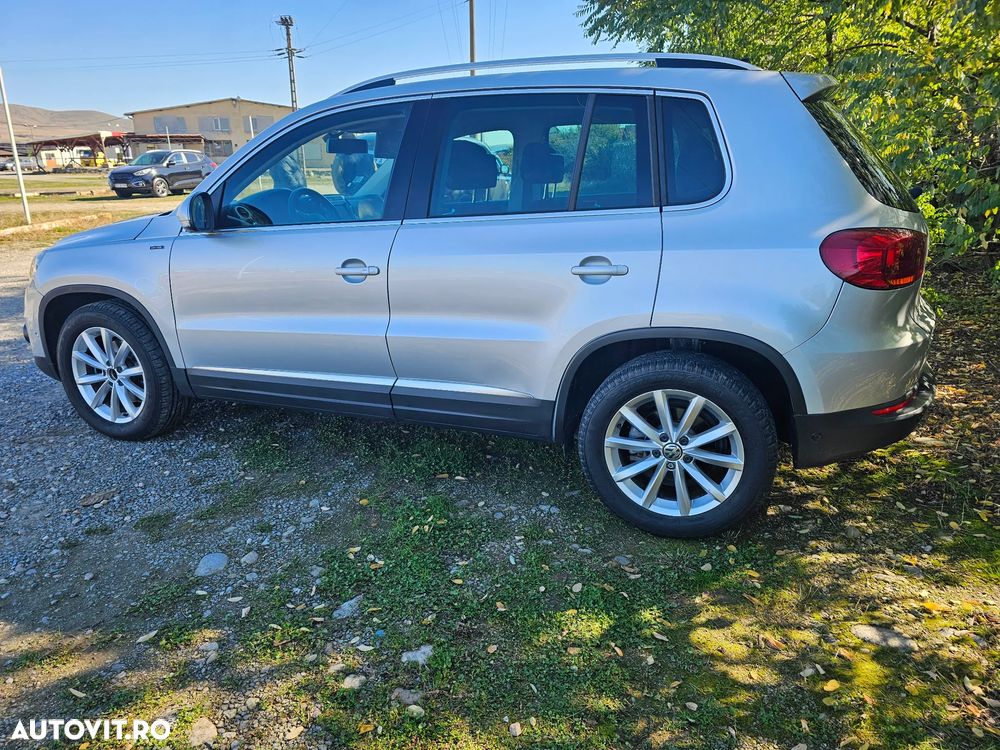 Volkswagen Tiguan 2.0 TDI DPF BlueMotion Technology Lounge Sport & Style - 13