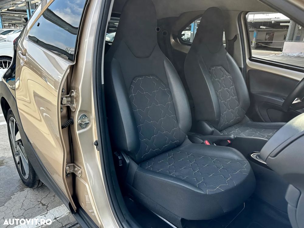 Toyota Aygo X 1.0l CVT Exclusive - 10