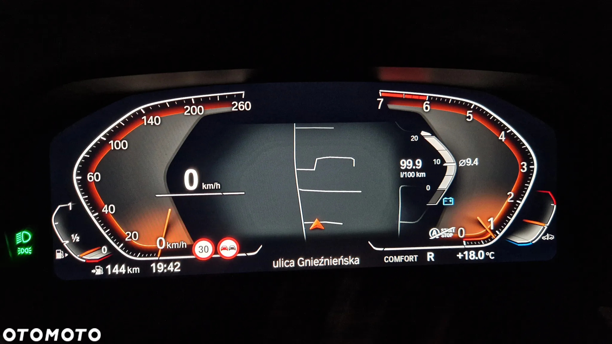 BMW Seria 3 330i M Sport - 16