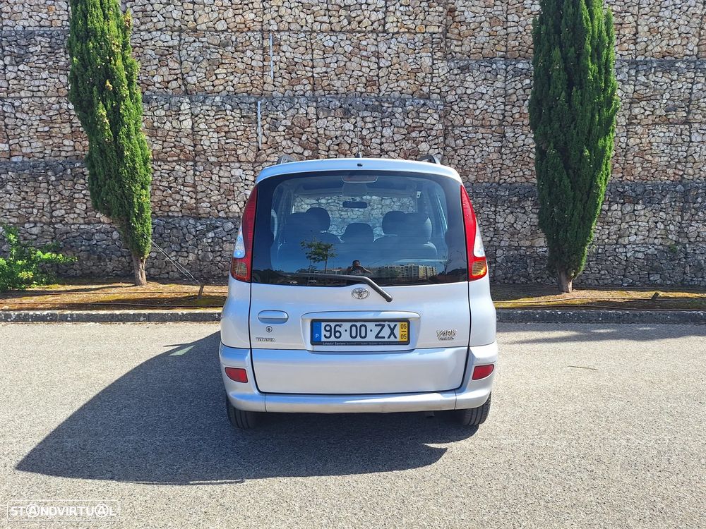 Toyota Yaris Verso 1.4 D-4D Sol - 4