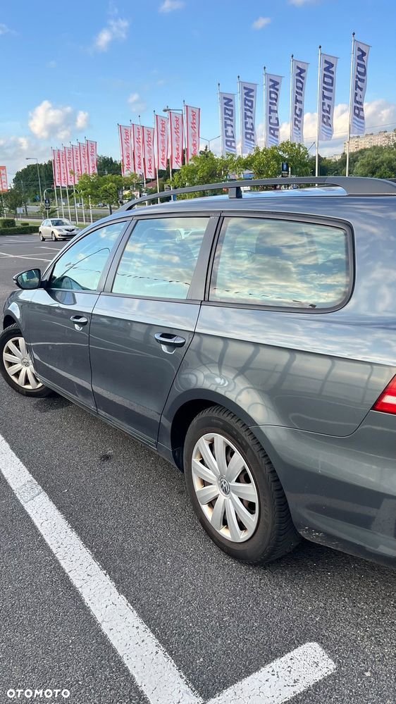Volkswagen Passat 1.6 TDI Comfortline - 8