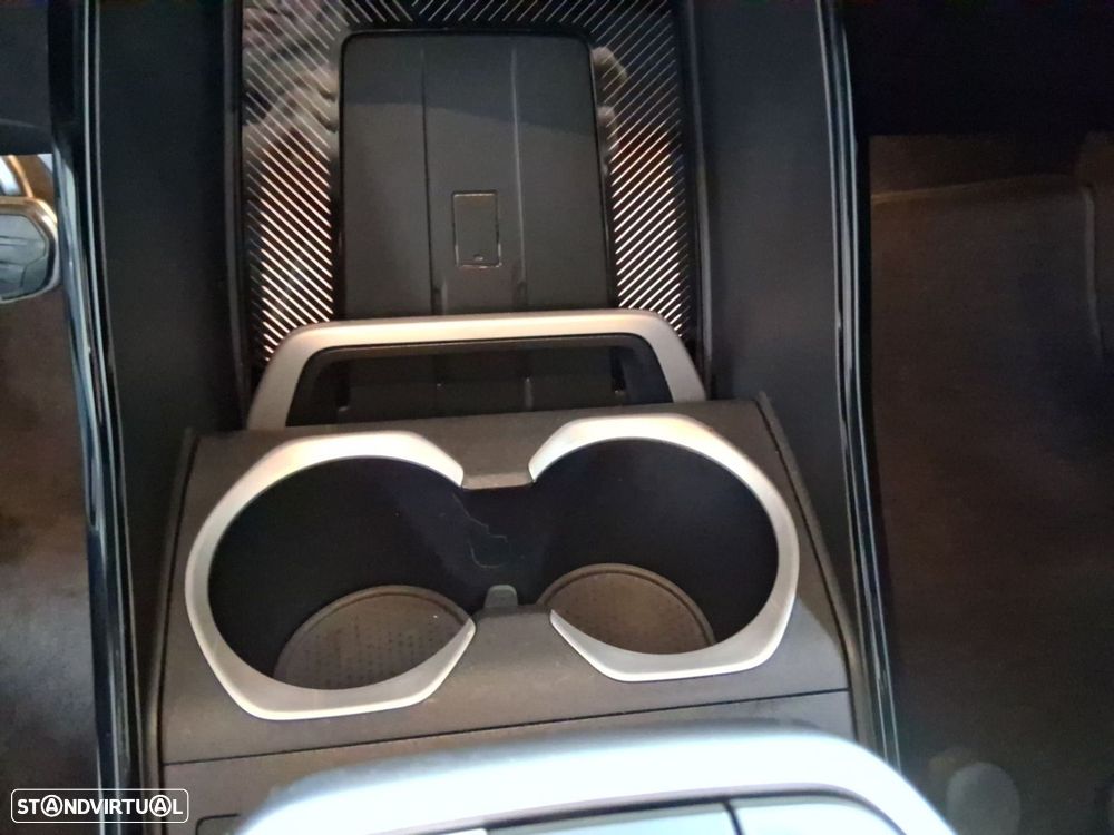 BMW iX2 eDrive20 Pack Desportivo M - 22