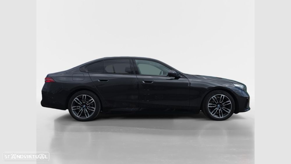 BMW 530 e Pack Desportivo M - 9