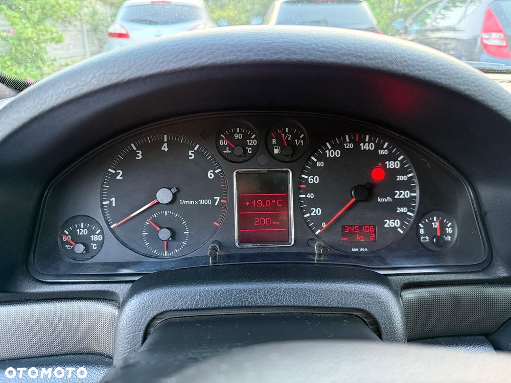 Audi A4 Avant 2.6 - 7