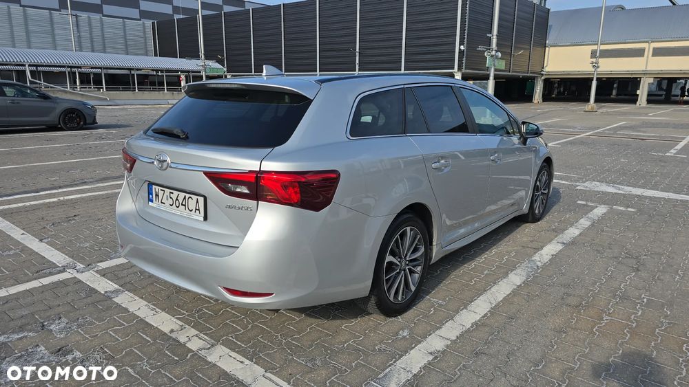Toyota Avensis 2.0 D-4D Premium - 6