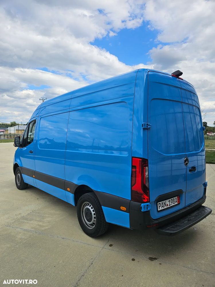 Mercedes-Benz Sprinter - 4