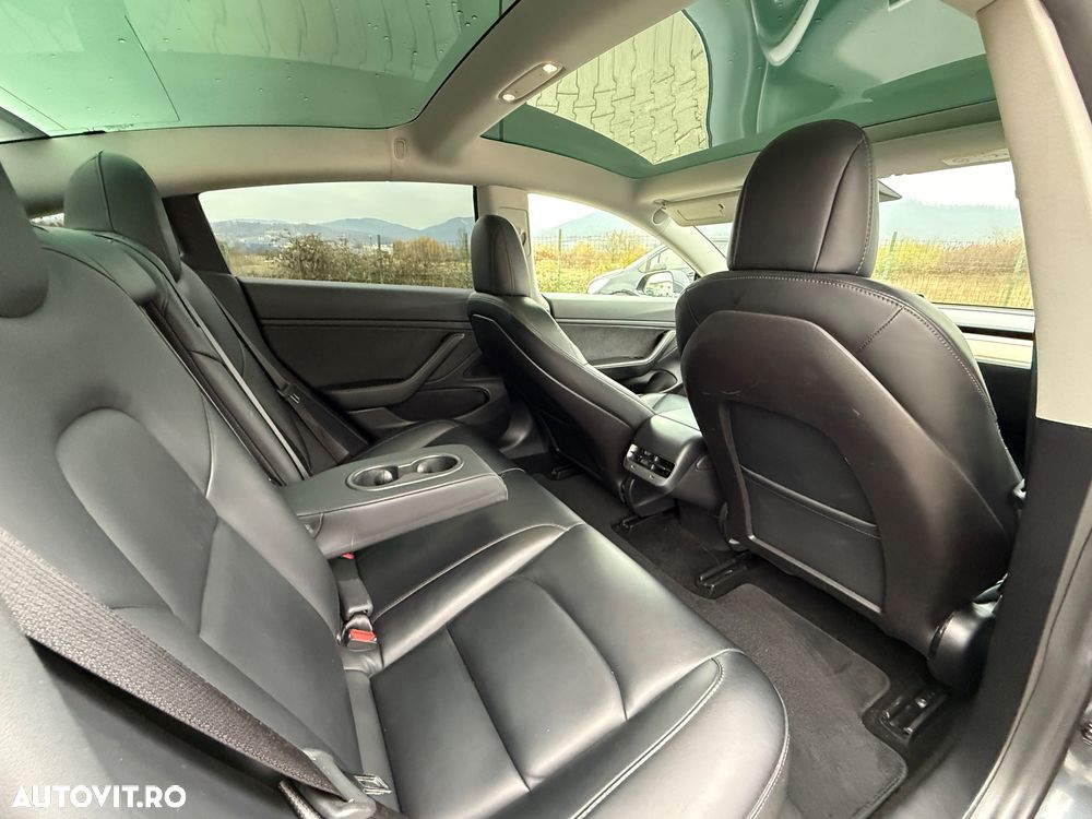 Tesla Model 3 - 11