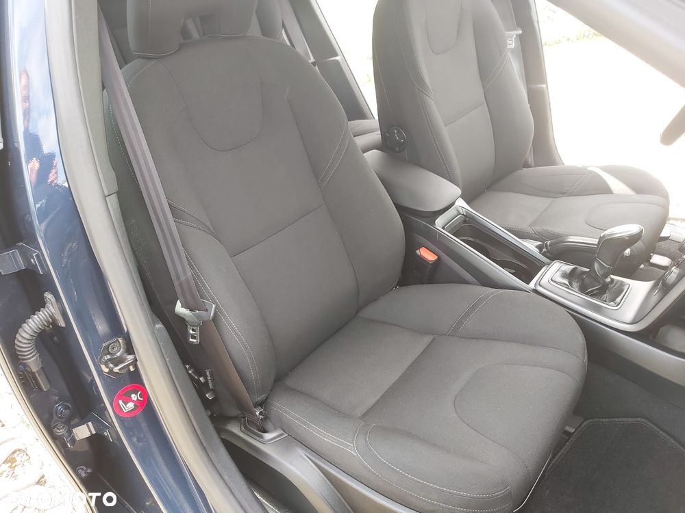 Volvo V40 D2 You - 17