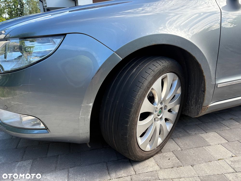 Skoda Superb 2.0 TDI Elegance DSG - 13