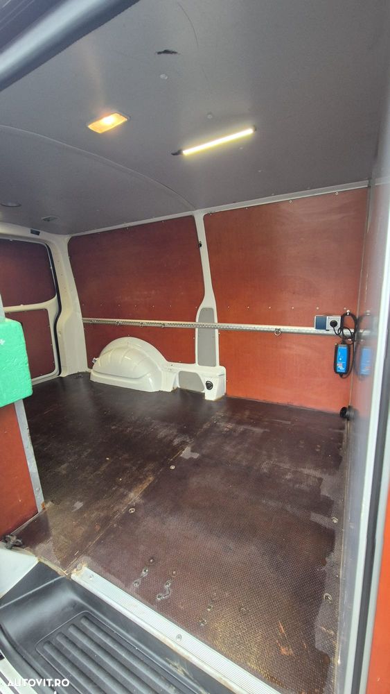 Volkswagen Transporter - 16