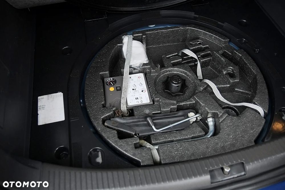 Volkswagen Touran - 18