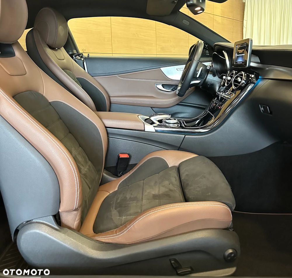 Mercedes-Benz Klasa C 300 9G-TRONIC - 7