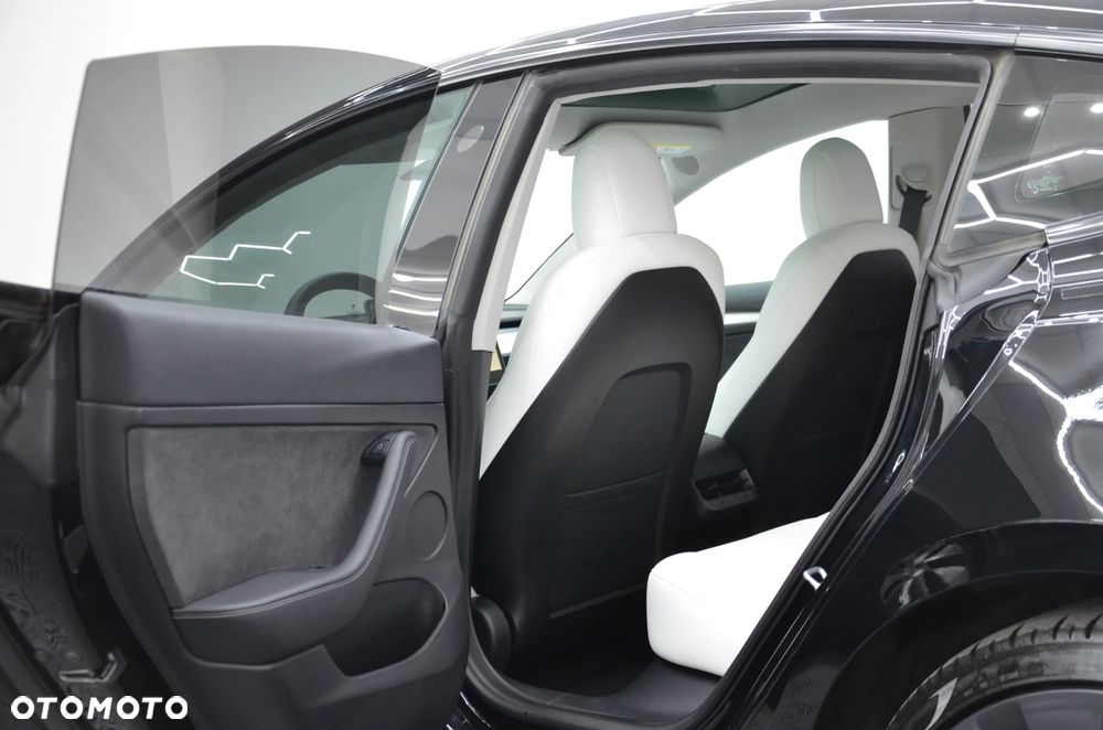 Tesla Model 3 Langstreckenbatterie Allradantrieb Dual Motor Performance - 12