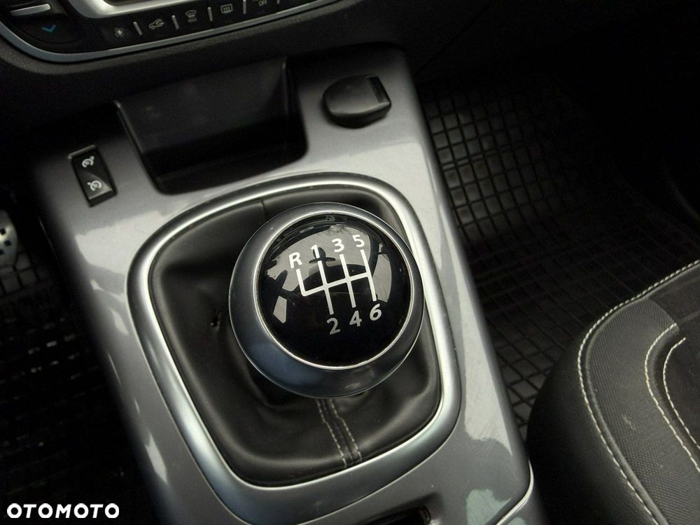 Renault Scenic 1.6 dCi Bose - 20