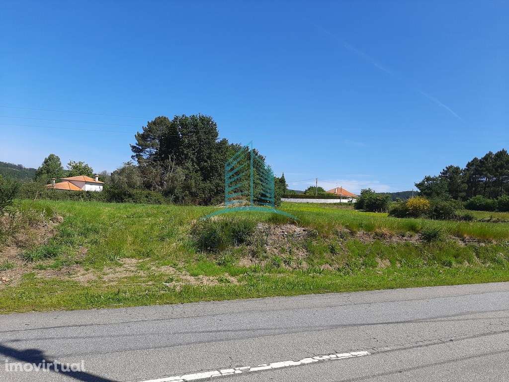 Excelente Terreno urbano com 4.176 m2, em Rubiães, com 2 frentes. - Grande imagem: 3/5
