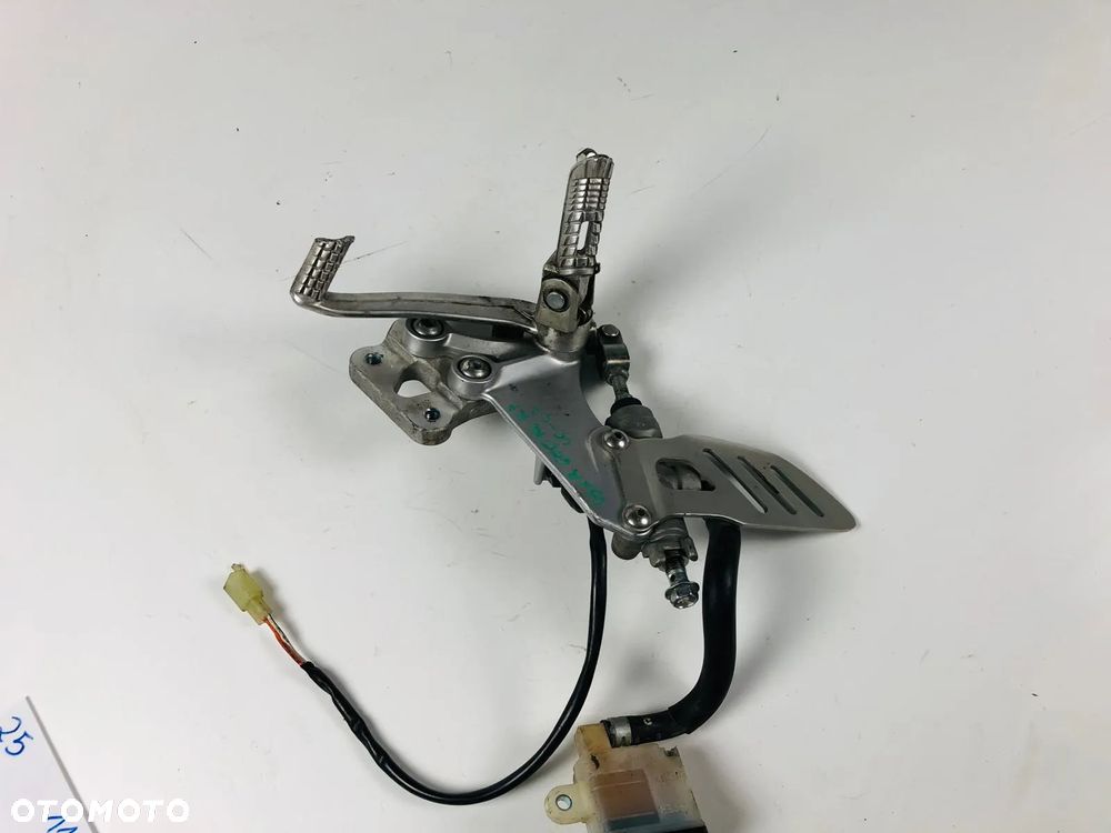 Suzuki GSXR 600 750 K6 K7 Set Prawy Kierowcy Pompa Podnóżek - 2