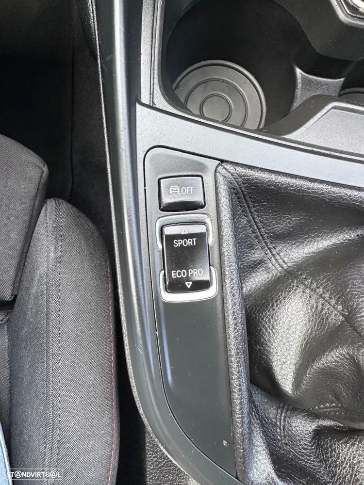 BMW 116 d EDynamics Line Sport — fotografia 33
